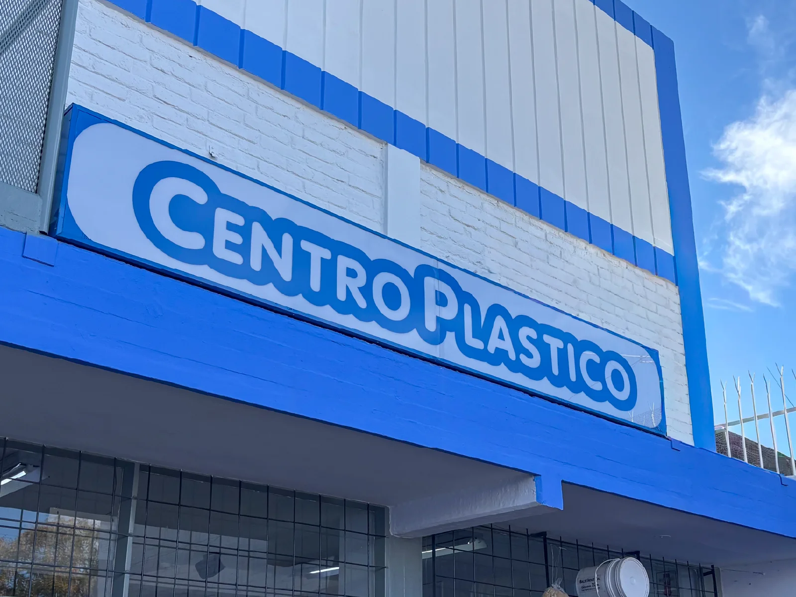Local de atención al público de Centro Plástico S.R.L.